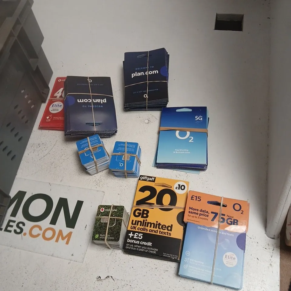 TOTE OF APPROXIMATELY 250 ASSORTED SIM CARDS TO INCLUDE: 02, GIFFGAFF, VODAFONE ECT