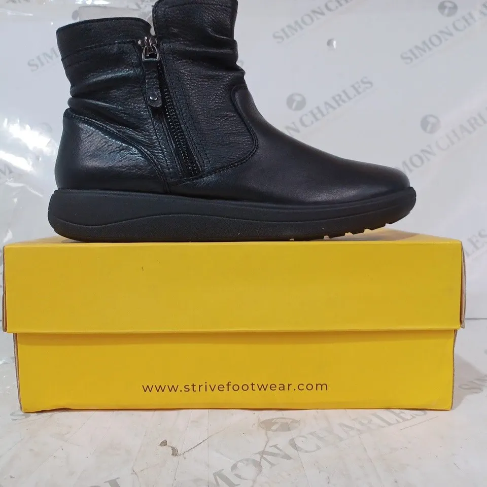 BOXED PAIR OF STRIVE WHITBY ZIP LEATHER BOOTS IN BLACK UK SIZE 6