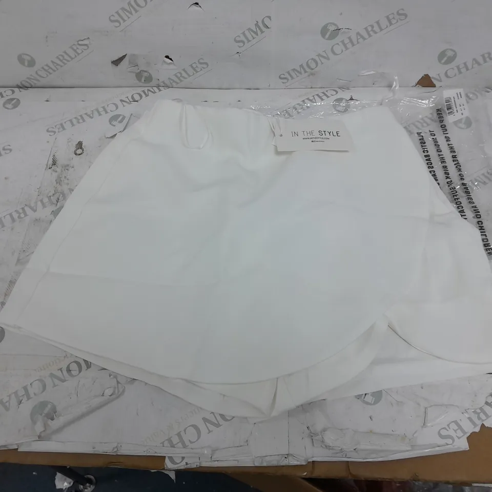 IN THE STYLE COURT BY A FEATHER WHITE SKIRT UK 8