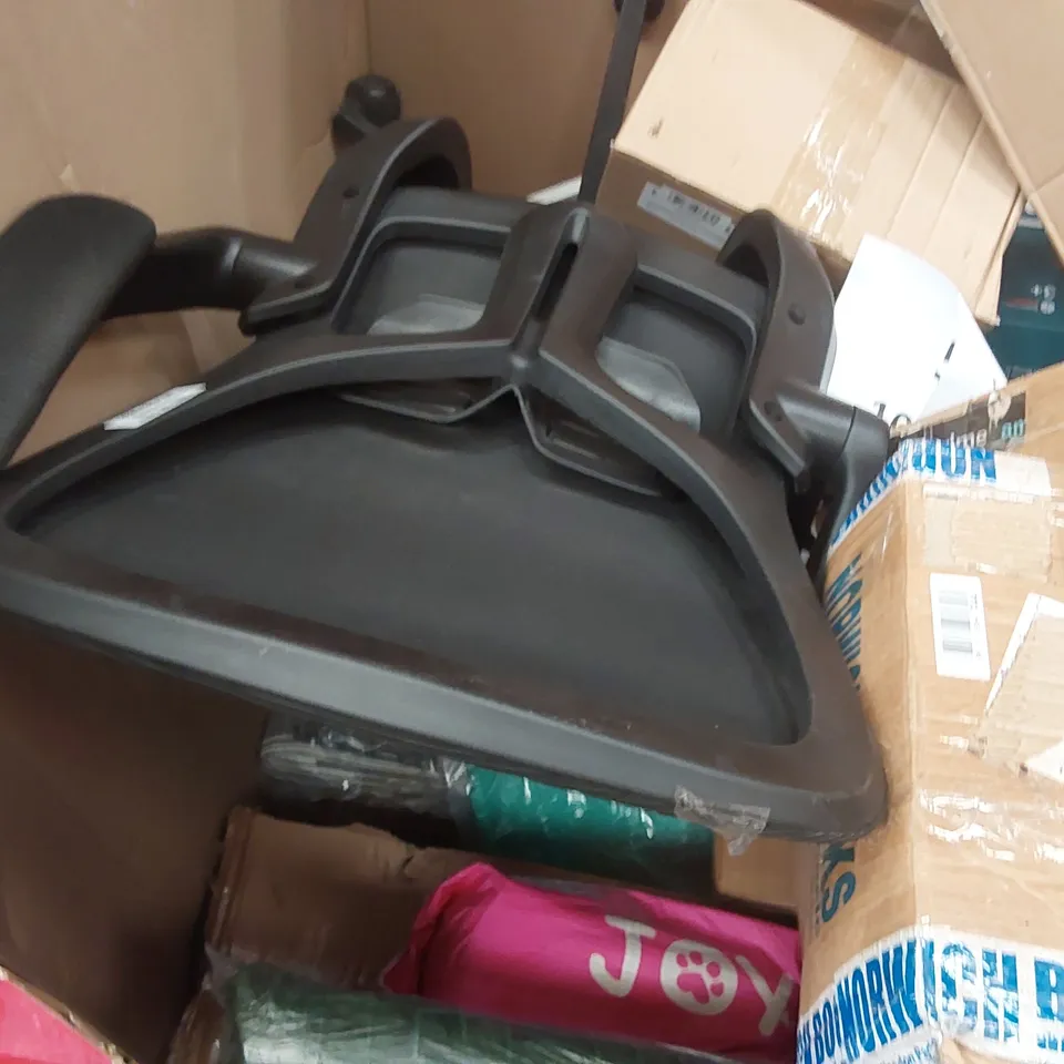 PALLET OF ASSORTED ITEMS INCLUDING: OFFICE CHAIR, GOTHIC STYLE CAT TREE, SHOWER SYSTEM, RUG, LED LIGHT AQUARIUM ECT