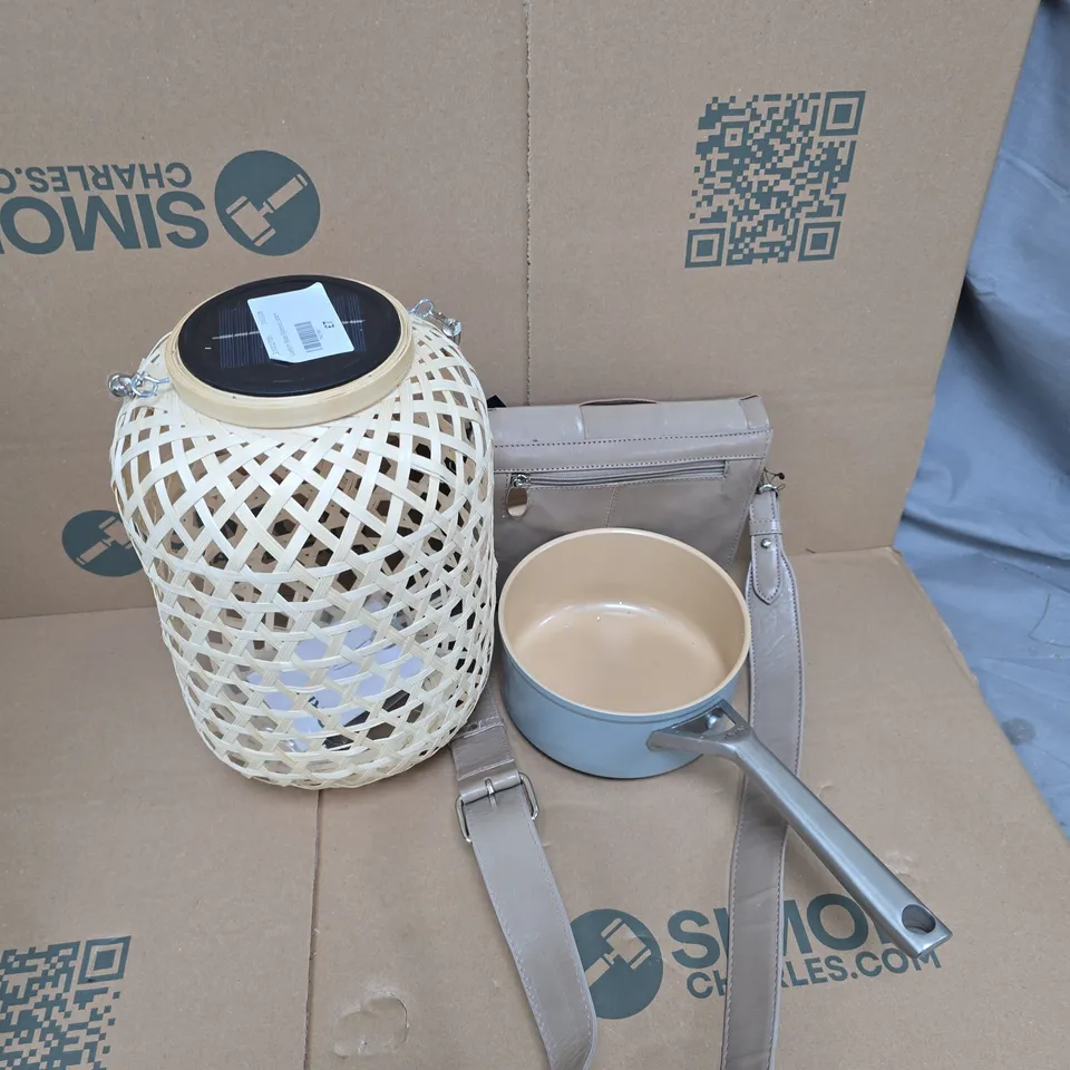 APPROXIMATELY 6 ASSORTED ITEMS TO INCLUDE BAMBOO SOLAR LAMP, LEATHER HANDBAGS, NINJA PANS, ETC - COLLECTION ONLY