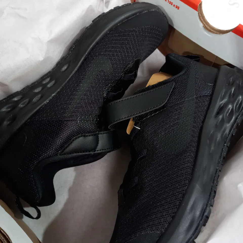 BOXED NIKE KIDS' REVOLUTION 6 SHOES, BLACK - SIZE 1.5