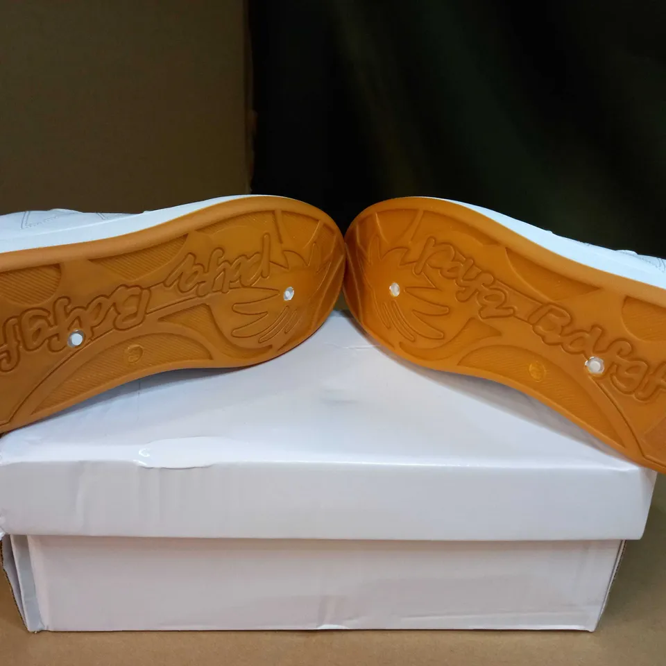 BOXED PAIR OF DESIGNER WHITE TRAINERS SIZE 5