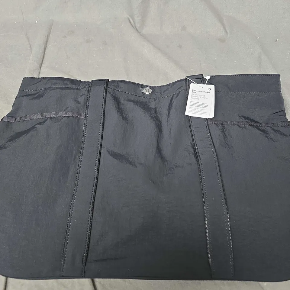LULULEMON DAILY MULTI-POCKET TOTE BAG 