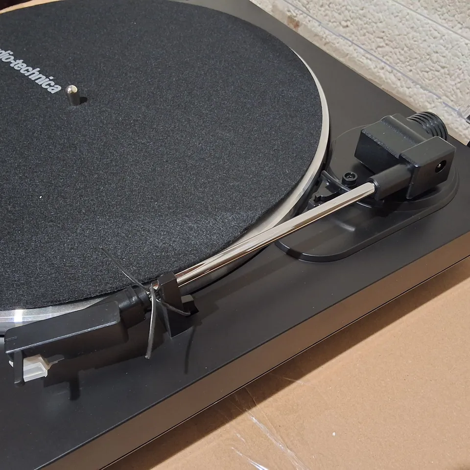 BOXED AUDIO TECHNICA FULLY AUTOMATIC BELT DRIVE TURNTABLE - AT-LP60X