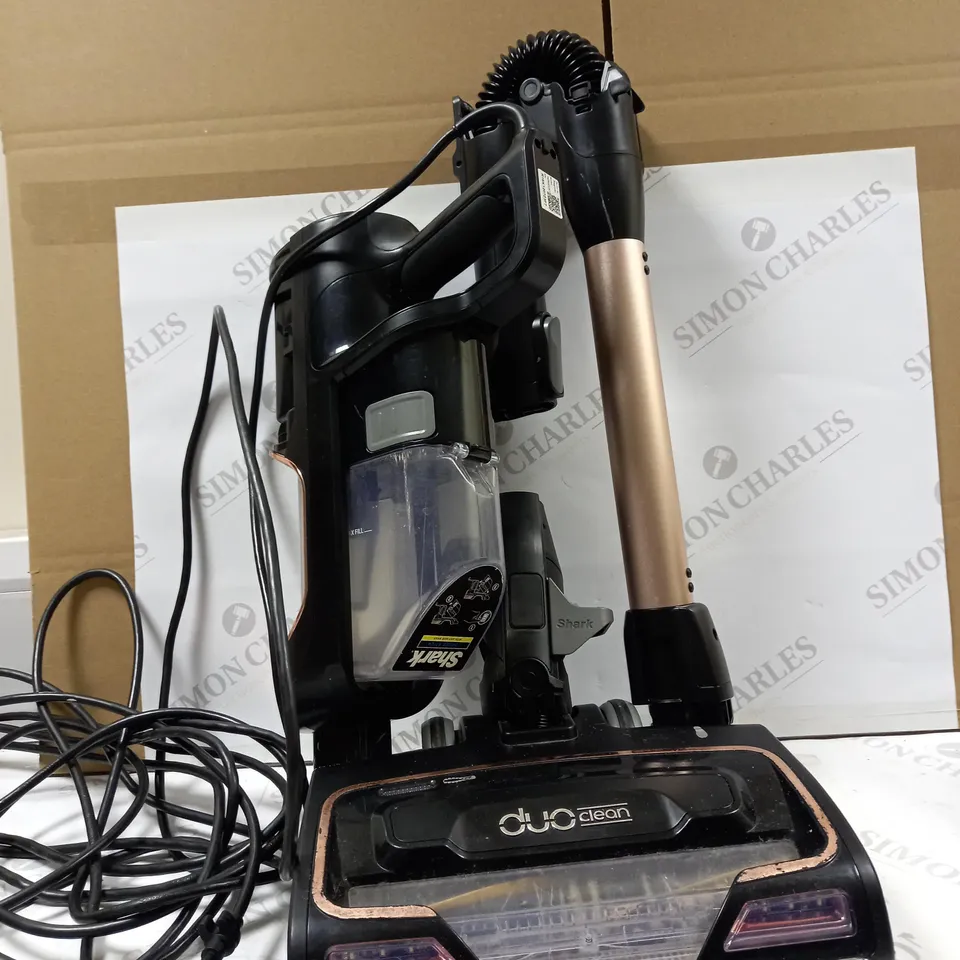 SHARK DUO CLEAN VACCUM CLEANER 
