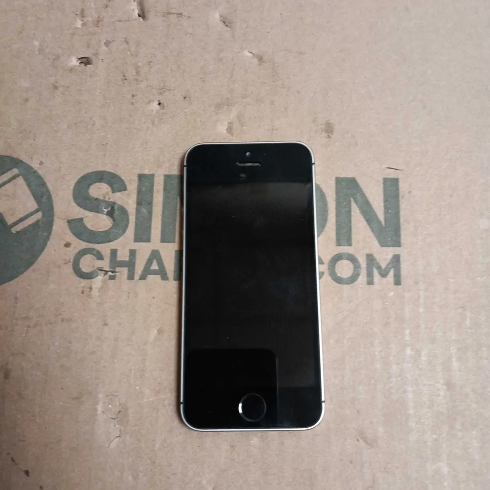 UNBOXED APPLE IPHONE SE 32GB SPACE GREY – UNLOCKED (SIM FREE)