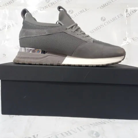 BOXED PAIR OF MALLET ARCHWAY 2.0 SHOES IN GREY UK SIZE 11