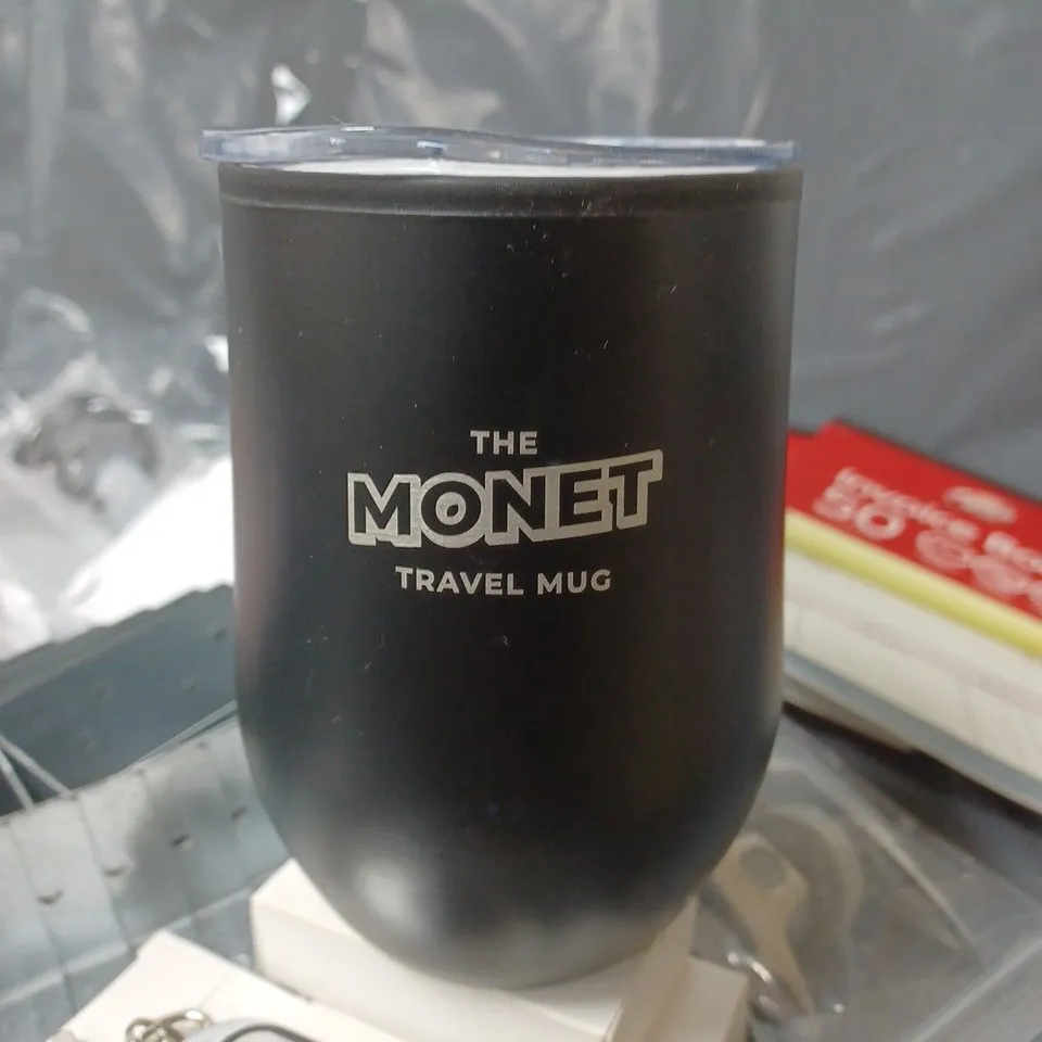 LOT CONTAINING VARIOUS HOUSEHOLD ITEMS TO INCLUDE; GATEMATE LOCK, JOIST BRACKETS, ROLLER BLIND FOB, TRAVEL MUG ETC.