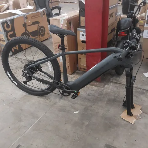 CLAUDE BUTLER WRATH ELECTRIC MOUNTAIN BIKE - MISSING CHARGER AND WHEEL
