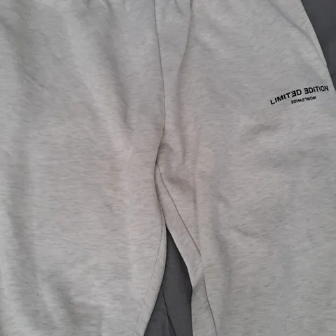 BOOHOO MAN RELAXED FIT LIMITED JOGGERS IN GREY SIZE LARGE