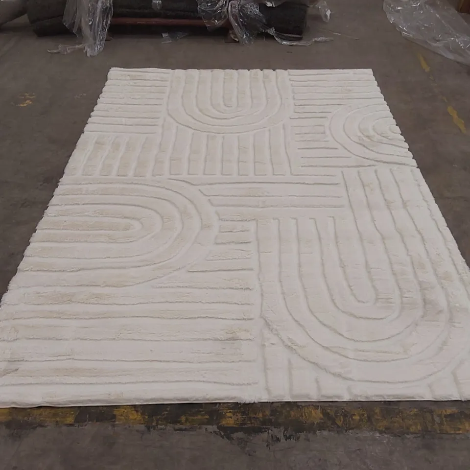 QUALITY DESIGNER AREA RUG - APPROXIMATELY 285 x 200cm