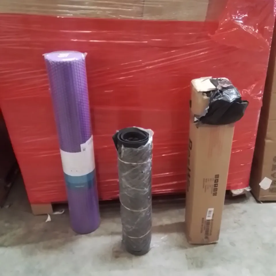 PALLET OF ASSORTED HOUSEHOLD GOODS AND PRODUCTS TO INCLUDE;YOGA MAT,AREA RUG,WELCOME MAT