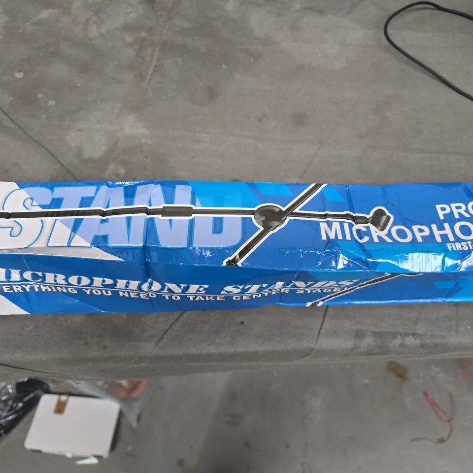 PROFESSIONAL MICROPHONE STAND