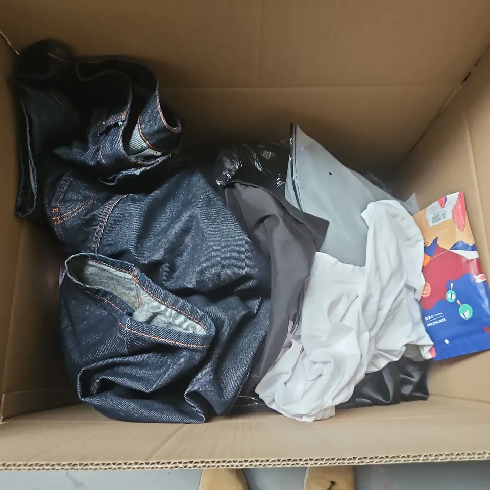 APPROXIMATELY 20 ASSORTED CLOTHING AND FASHION PRODUCTS IN VARIOUS STYLES AND SIZES - COLLECTION ONLY