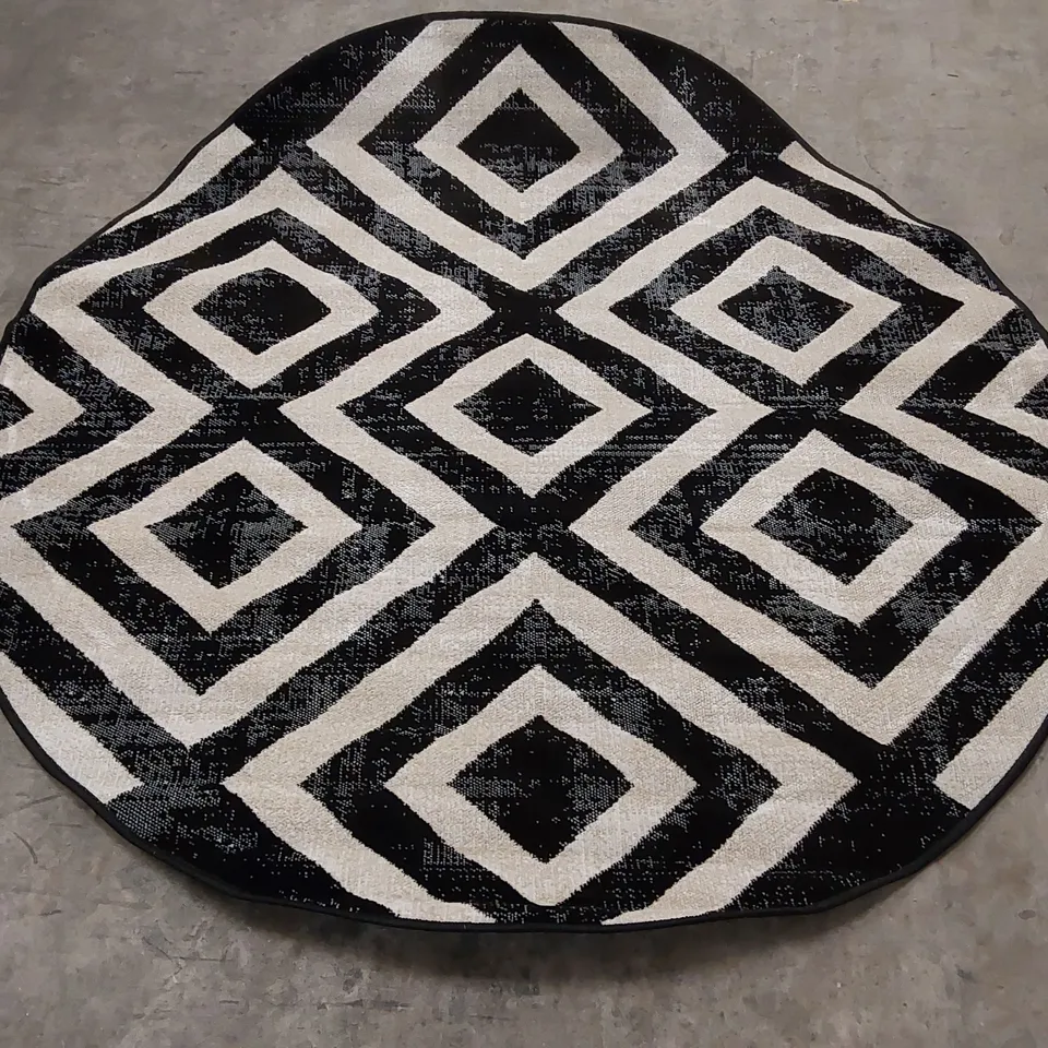 BRAND NEW BAGGED PACO HOME POCO RUG - 160cm D