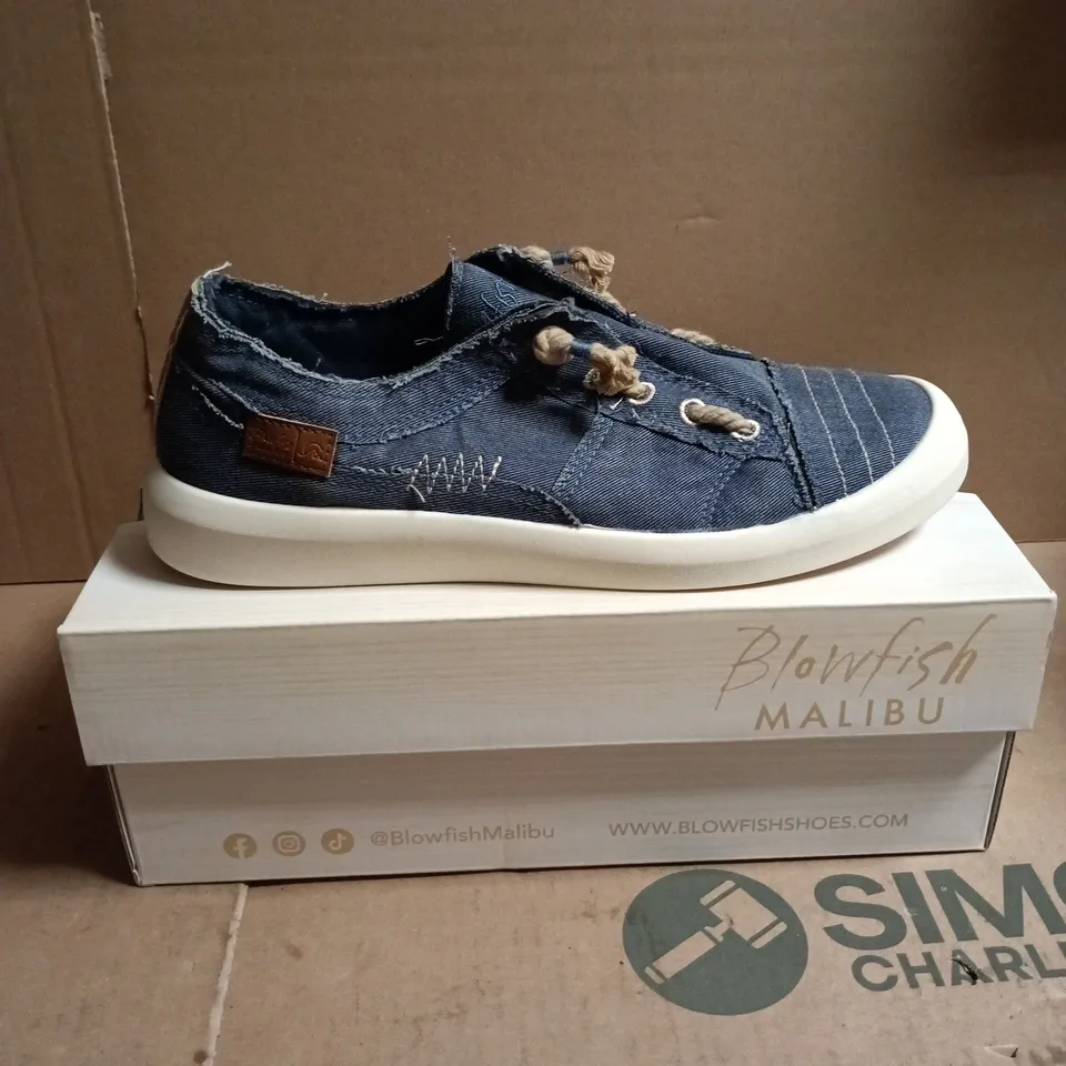 BLOWFISH MALIBU DENIM SNEAKERS SIZE 6 BOXED