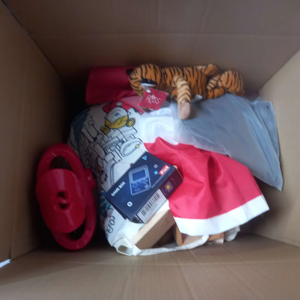 LARGE QAUNTIITY OF ASSORTED TOYS ABD GAMES TO INCLUDE TEDDIES, JIGSAWS AND MAGNETS