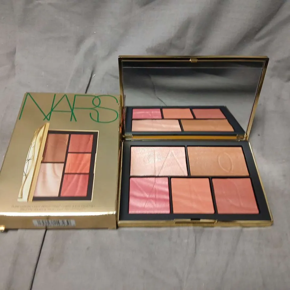 NARS BLUSH PALETTE WITH MIRROR
