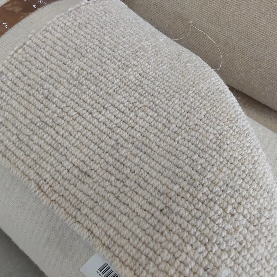 ROLL OF QUALITY NATURAL CARPET APPROXIMATELY 4M × 7.5M
