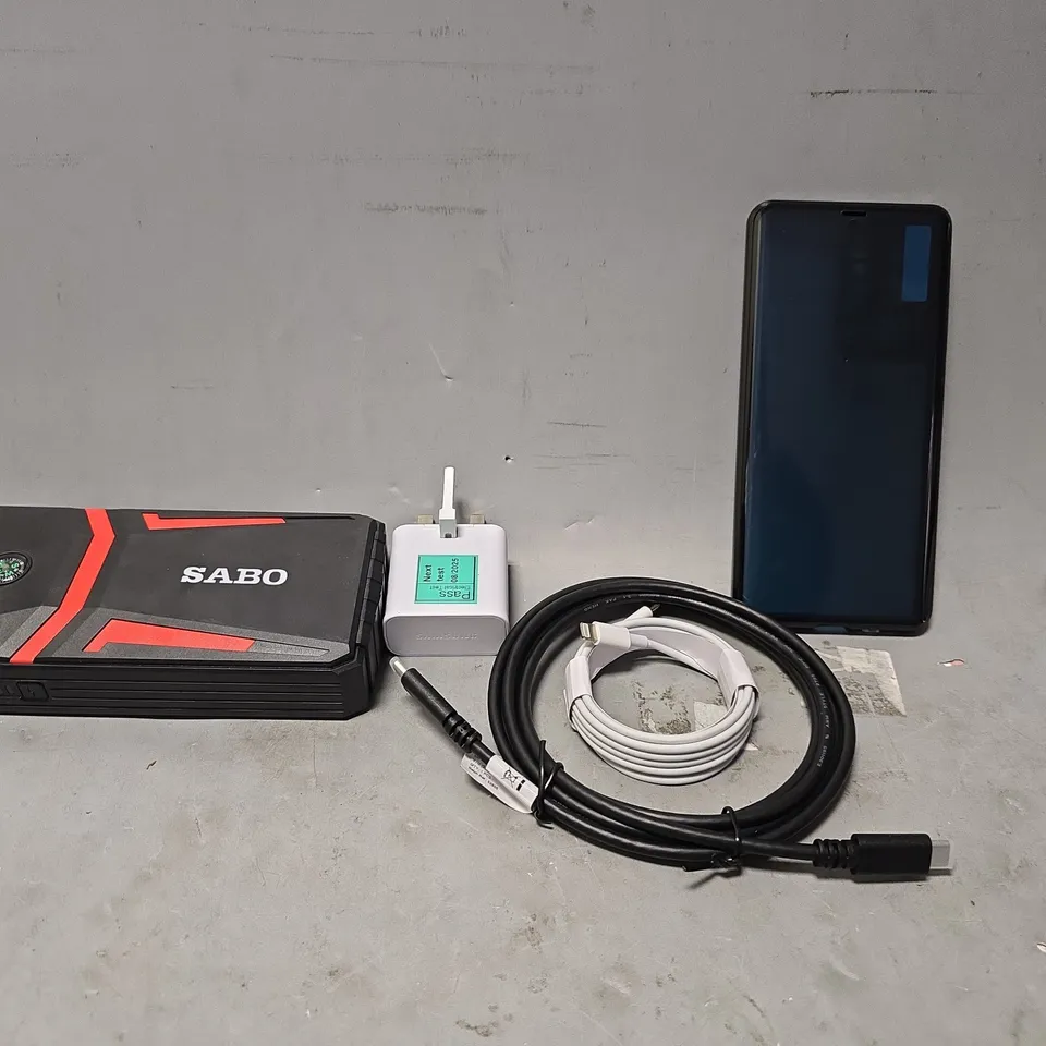 TOTE OF APPROXIMATELY 12 ASSORTED ITEMS TO INCLUDE -PHONE CASE , PLUG , LIGHTING TO USB-C CABLE ETC