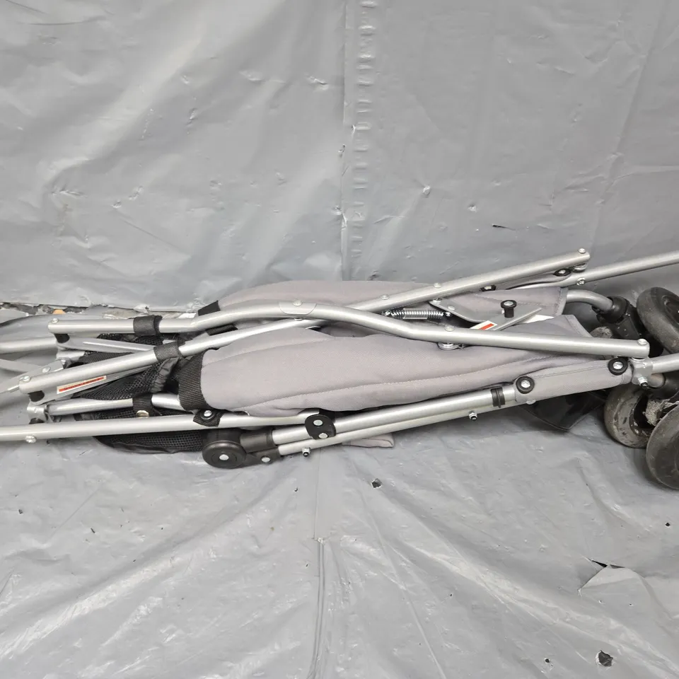 CUGGL PRAM IN GREY - COLLECTION ONLY