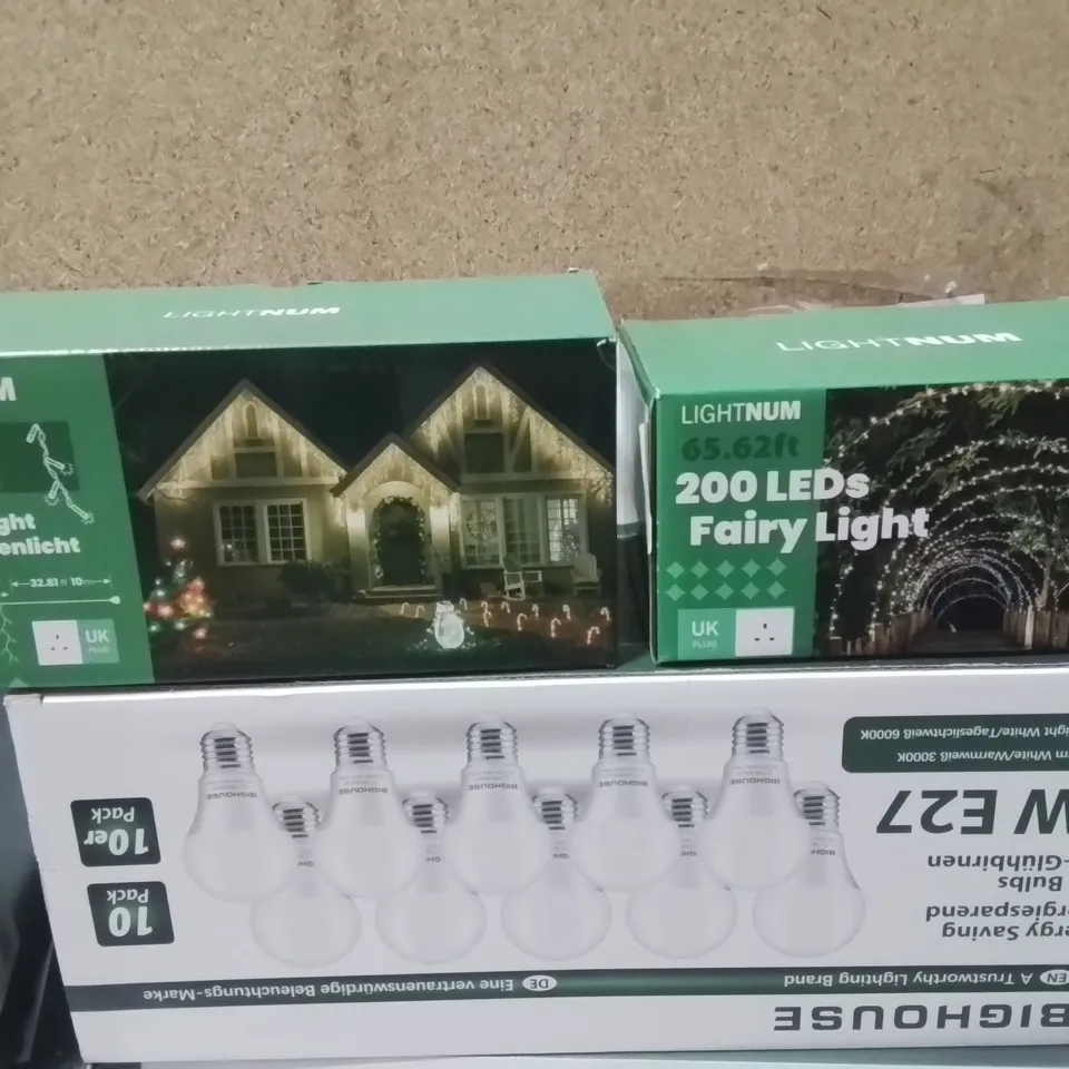 LARGE BOX CONTAINING VARIOUS ASSORTED LIGHT BULBS ECT.