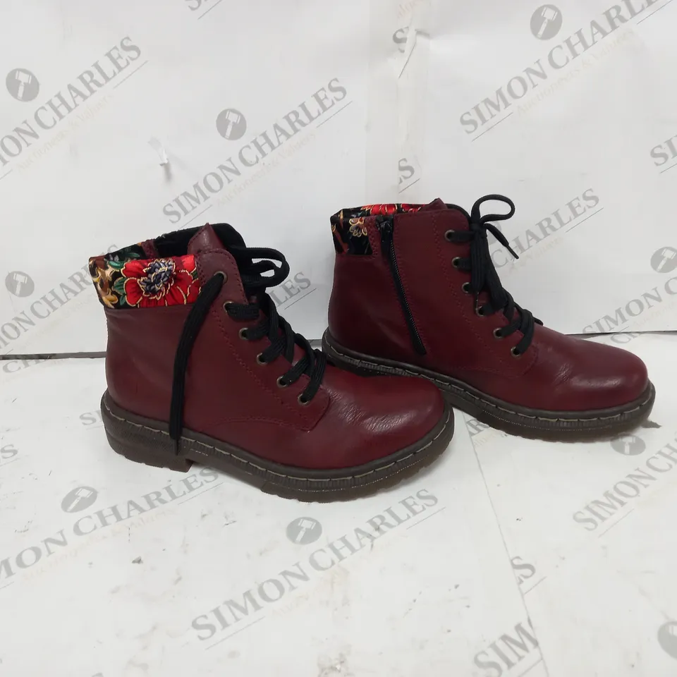 RIEKER RED INTEREST COLOUR BOOT SIZE 6 1/2 - BOXED 