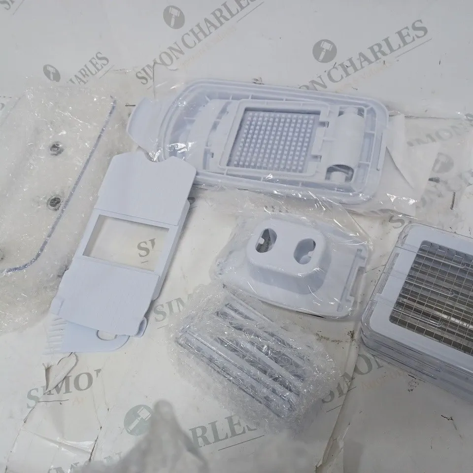 COOK'S ESSENTIALS MULTIFUNCTIONAL SLICER & DICER - WHITE