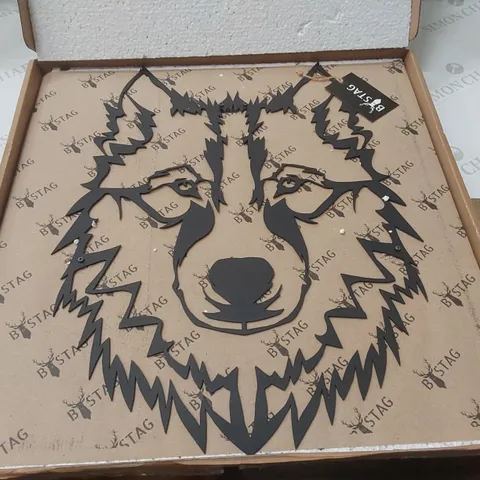 LOT CONTAINING APPROXIMATELY 15 ASSORTED WALL DECOR ITEMS - VARIOUS DESIGNS, TYPES, CONDITIONS