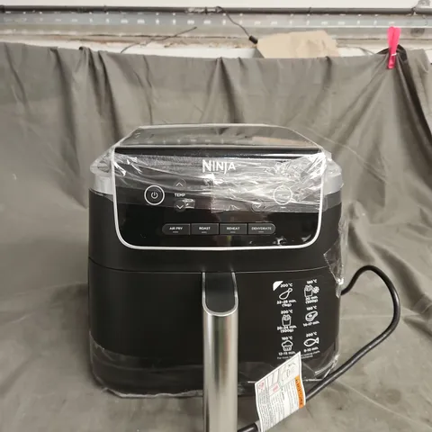 BOXED SHARK NINJA 4.7 LITRE AIR FRYER