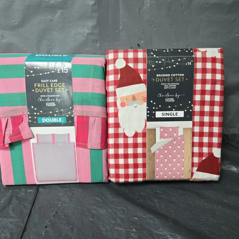 APPROXIMATELY 15 ASSORTED BEDDING ITEMS TO INCLUDE DUVETS - COLLECTIONS ONLY