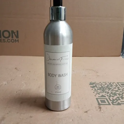 DANIEL FIELD BODY WASH β 250ML β ORGANIC & MINERAL SKINCARE (VEGAN)