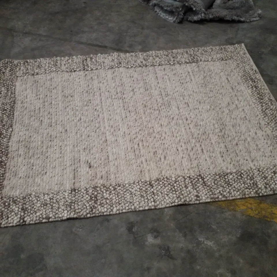 QUALITY DESIGNER AREA RUG - APPROXIMATELY 120×170CM