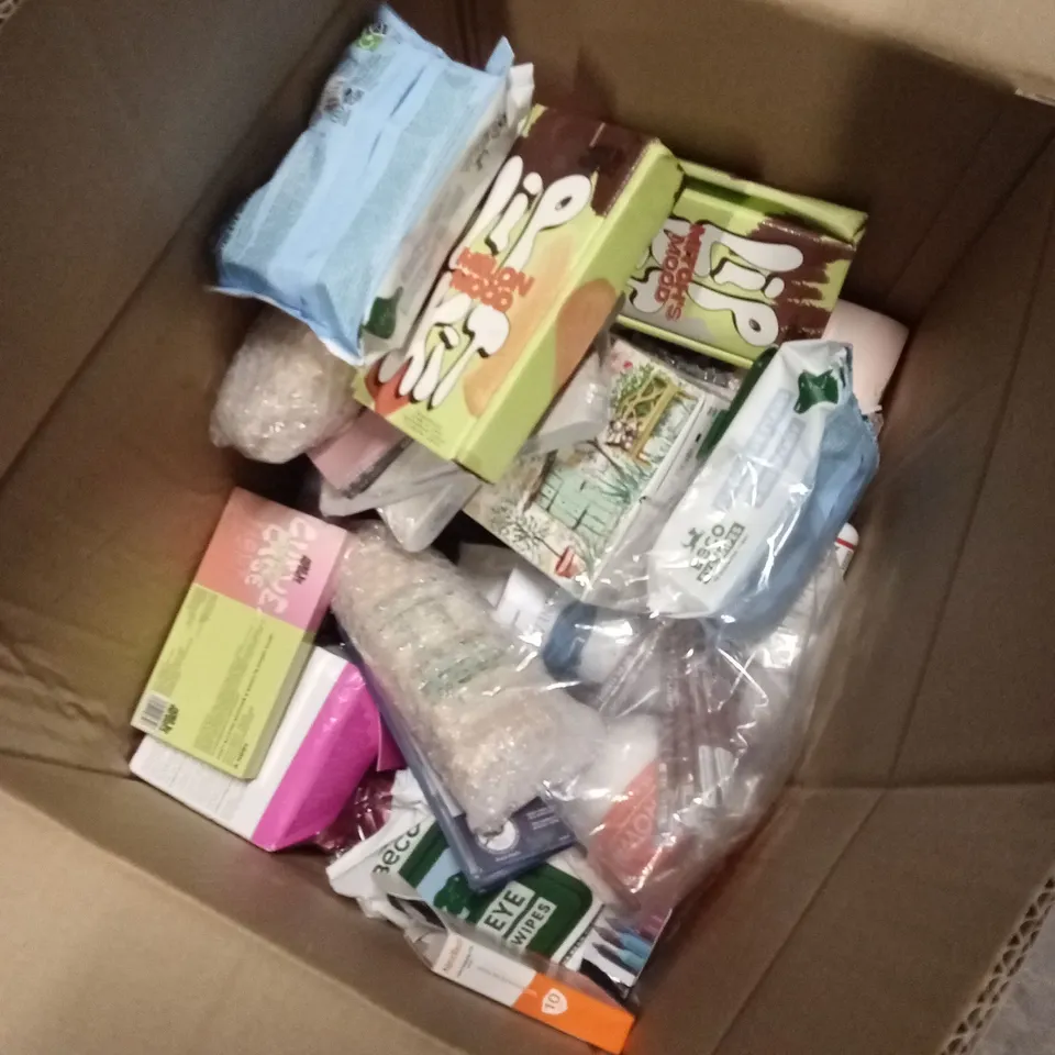 BOX OF APPROXIMATELY 25 ASSORTED HEALTH AND BEAUTY PRODUCTS TO INCLUDE; NOSE TRIMMER, BRUSH HEADS, NAIL FILES ETC