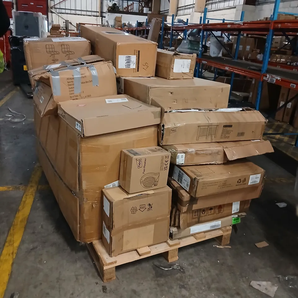 PALLET OF ASSORTED PRODUCTS TO INCLUDE; CUBAN CREAM CHAIR, DINING TABLE PARTS AND RADIATOR COVER