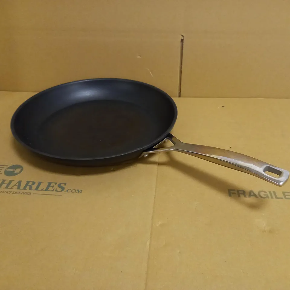 LE CREUSET 30CM SHALLOW FRYING PAN