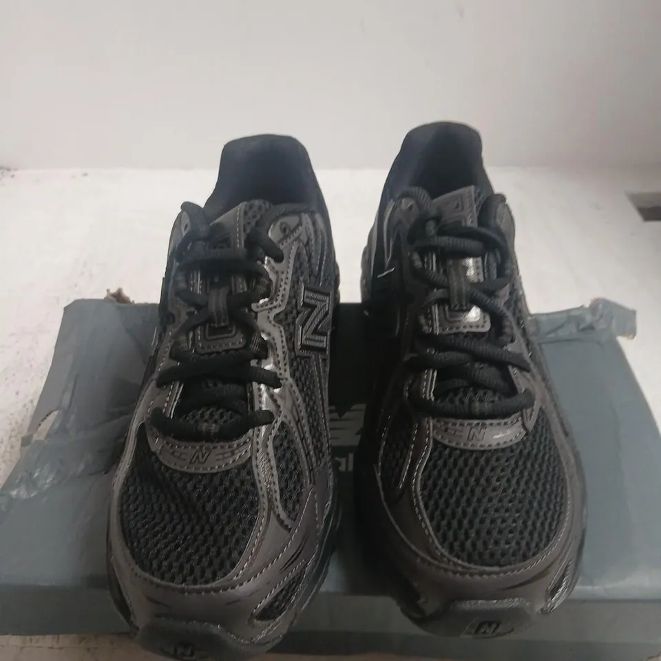 NEW BALANCE GR740BO MEN'S TRAINERS – UK 5 (US 5.5, EUR 38) BLACK/GREY
