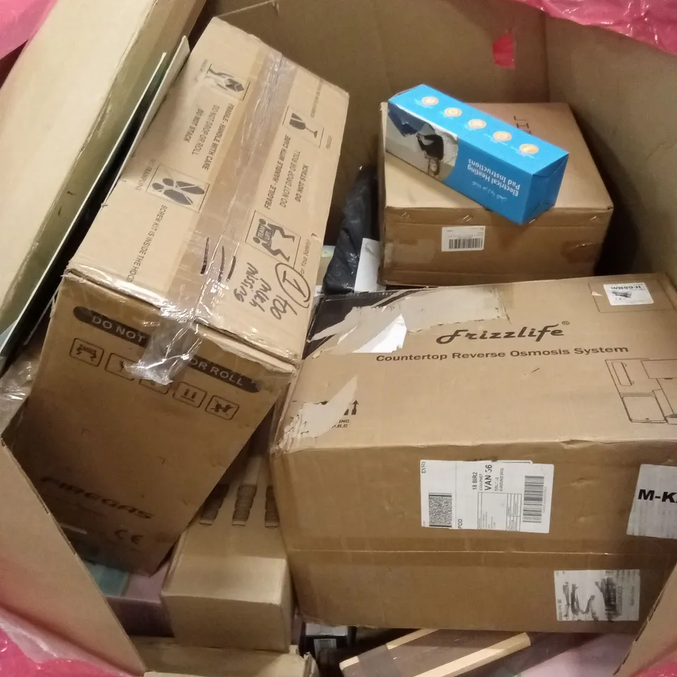 PALLET OF ASSORTED HOUSEHOLD GOODS AND PRODUCTS TO INCLUDE; CHILDREN'S MINI WHEEL BARROWS, ELECTRIC CAR CHARGER, GARDEN PUMP, TV STAND, COUNTERTOP REVERSE OSMOSIS SYSTEM ETC