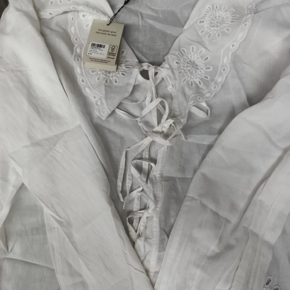 NOBODY'S CHILD LUAM BLOUSE IN WHITE SIZE UK 16