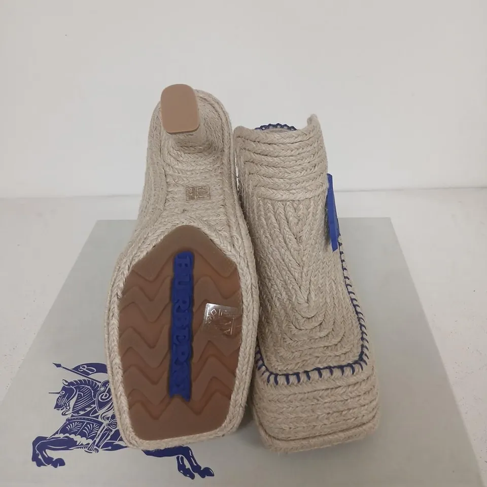 BURBERRY HEELED ESPADRILLE – NATURAL ROPE, UK 8 (EU 41)