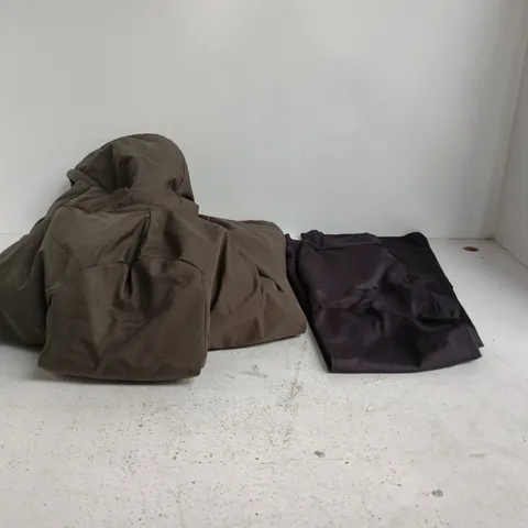 BOX OF APPROXIMATELY 25 ASSORTED CLOTHING ITEMS TO INCLUDE COAT, LEGGINGS ETC