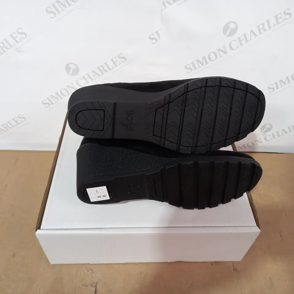 BOXED PAIR OF BOBS BY SKECHERS BLACK WEDGE BOOTS- SIZE 6.5