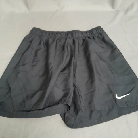 NIKE DRI FIT BLACK SHORTS - MEDIUM