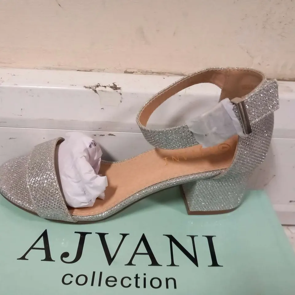 BOXED AJVANI COLLECTION BELLA SILVER SHIMMER SIZE 4