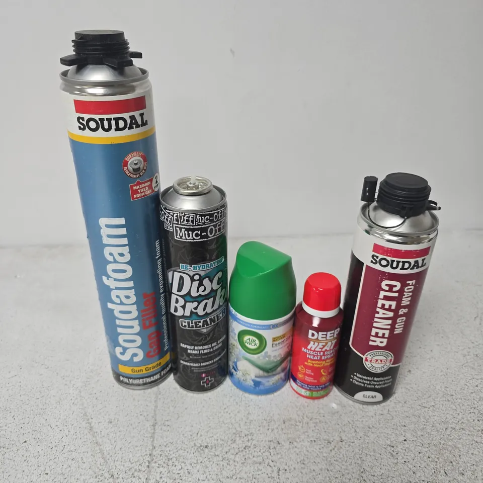 APPROXIMATELY 15 ASSORTED AEROSOLS TO INCLUDE SOUDAL SOUDAFOAM GAP FILLER, DISC BRAKE CLEANER, DEEP HEAT, ETC - COLLECTION ONLY