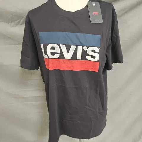 LEVI'S GRAPHIC TSHIRT IN BLACK SIZE L