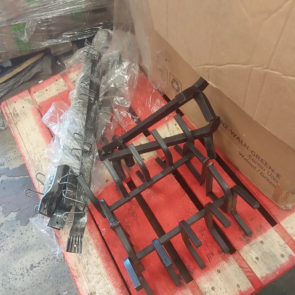 PALLET CONTAINING ASSORTED ITEMS INCLUDING: 9FT EIGER GARLANDS, METAL COAT RACKS, LOG HOLDERS ECT