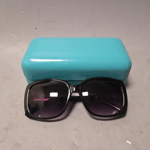 BOXED TIFFANY & CO BLACK LARGE SUNGLASSES