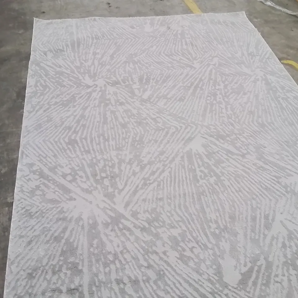 QUALITY DESIGNER AREA RUG APPROXIMATELY 280X195CM